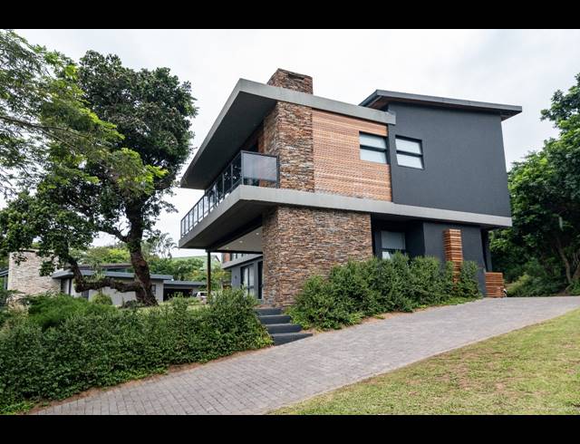 4 BEDROOM HOUSE FOR SALE IN SALT ROCK